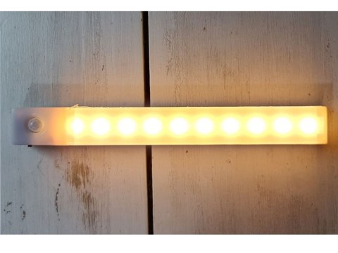 Lampka samoprzylepna listwa podszafkowa do szafy Lampka samoprzylepna listwa podszafkowa do szafy