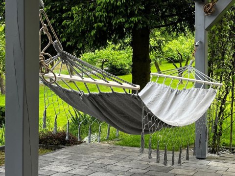 Hamak ogrodowy turystyczny szary frędzle huśtawka boho torba 200 x 100cm Hamak ogrodowy turystyczny szary frędzle huśtawka boho torba 200 x 100cm