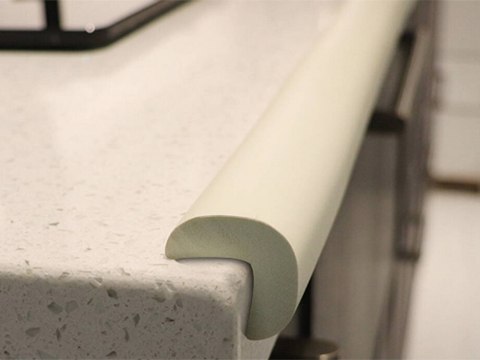 Taśma piankowa zabezpieczjąca ranty rogi kanty narożniki miękka do mebli 2m Taśma piankowa zabezpieczjąca ranty rogi kanty narożniki miękka do mebli 2m