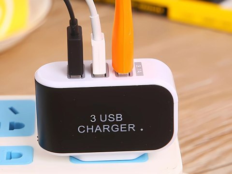 Ładowarka sieciowa szybka 5w 3 x usb quick charge 3.0 uniwersalna 3.1a Ładowarka sieciowa szybka 5w 3 x usb quick charge 3.0 uniwersalna 3.1a
