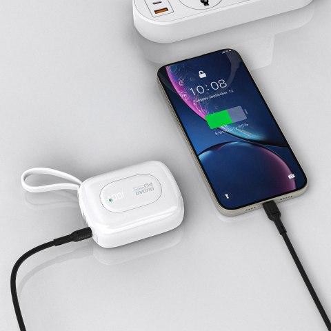 Powerbank K32 10000 mAh z wbudowanym kablem USB-C iPhone Lightning 22.5W - biały