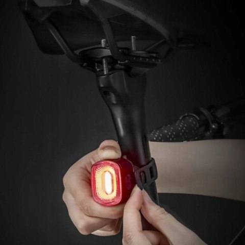 Lampka rowerowa LED czerwona tylna system hamowania STOP USB-C - czarna