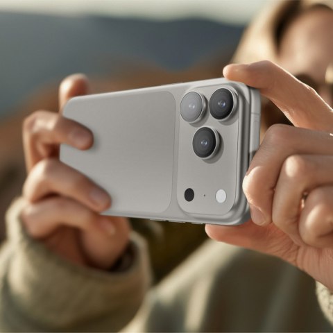 Szkło na aparat na iPhone 17 Pro / Pro Max Sapphire z czarną ramką