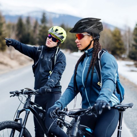 Kask rowerowy MTB z odpinanym daszkiem i tylną lampką USB 54-57 cm - czarny