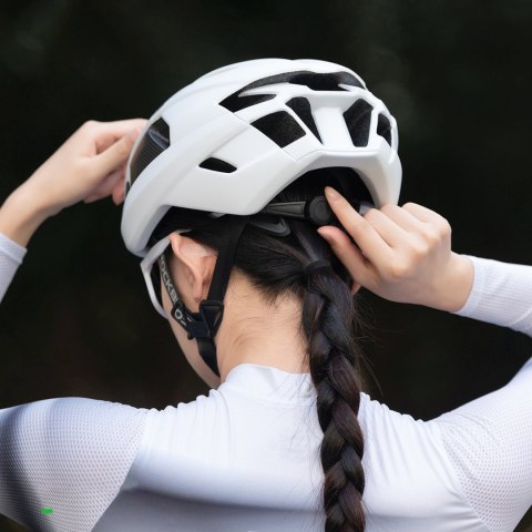 Kask rowerowy LK-15 z włókna węglowego 58-62 cm - biały