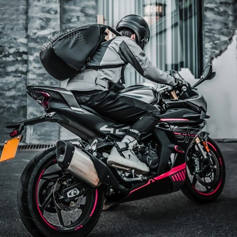 Plecak na kask z uchwytem 14.5 l - czarny