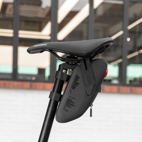 Torba rowerowa podsiodłowa z inteligentną lampką tylną 0.8 l - czarna