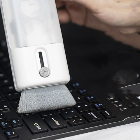 Zestaw do czyszczenia słuchawek Bluetooth 6w1 biały