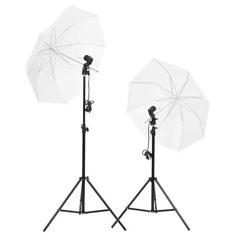 Zestaw oświetlenia studia fotograficznego z statywami i parasolami białymi