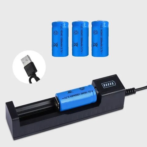 Akumulatory Li-Ion 3.7V 1300mAh z ładowarką 4 szt.